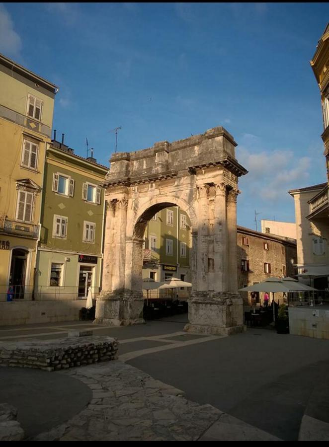 Studio Apartment City With Free Parking Pula Exterior foto
