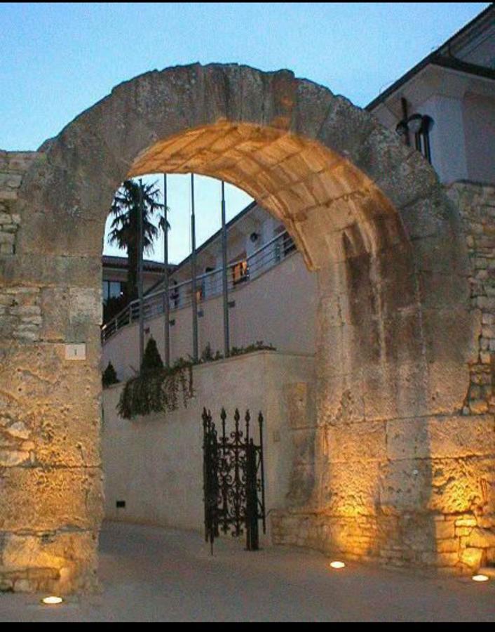 Studio Apartment City With Free Parking Pula Exterior foto