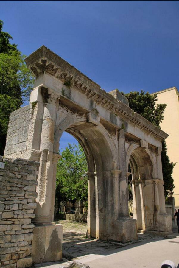 Studio Apartment City With Free Parking Pula Exterior foto