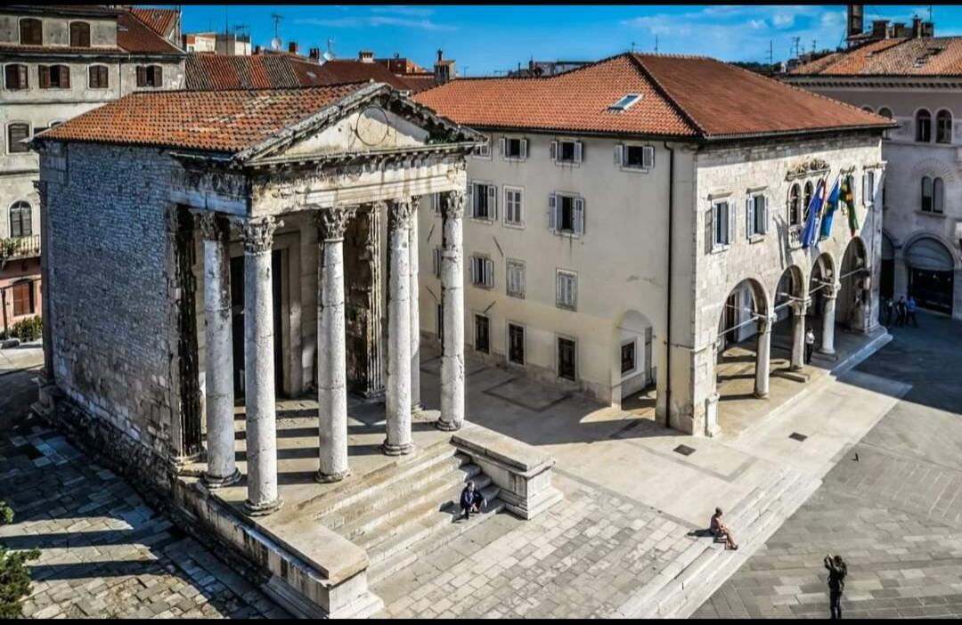 Studio Apartment City With Free Parking Pula Exterior foto