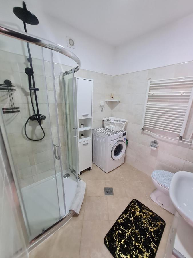 Studio Apartment City With Free Parking Pula Exterior foto
