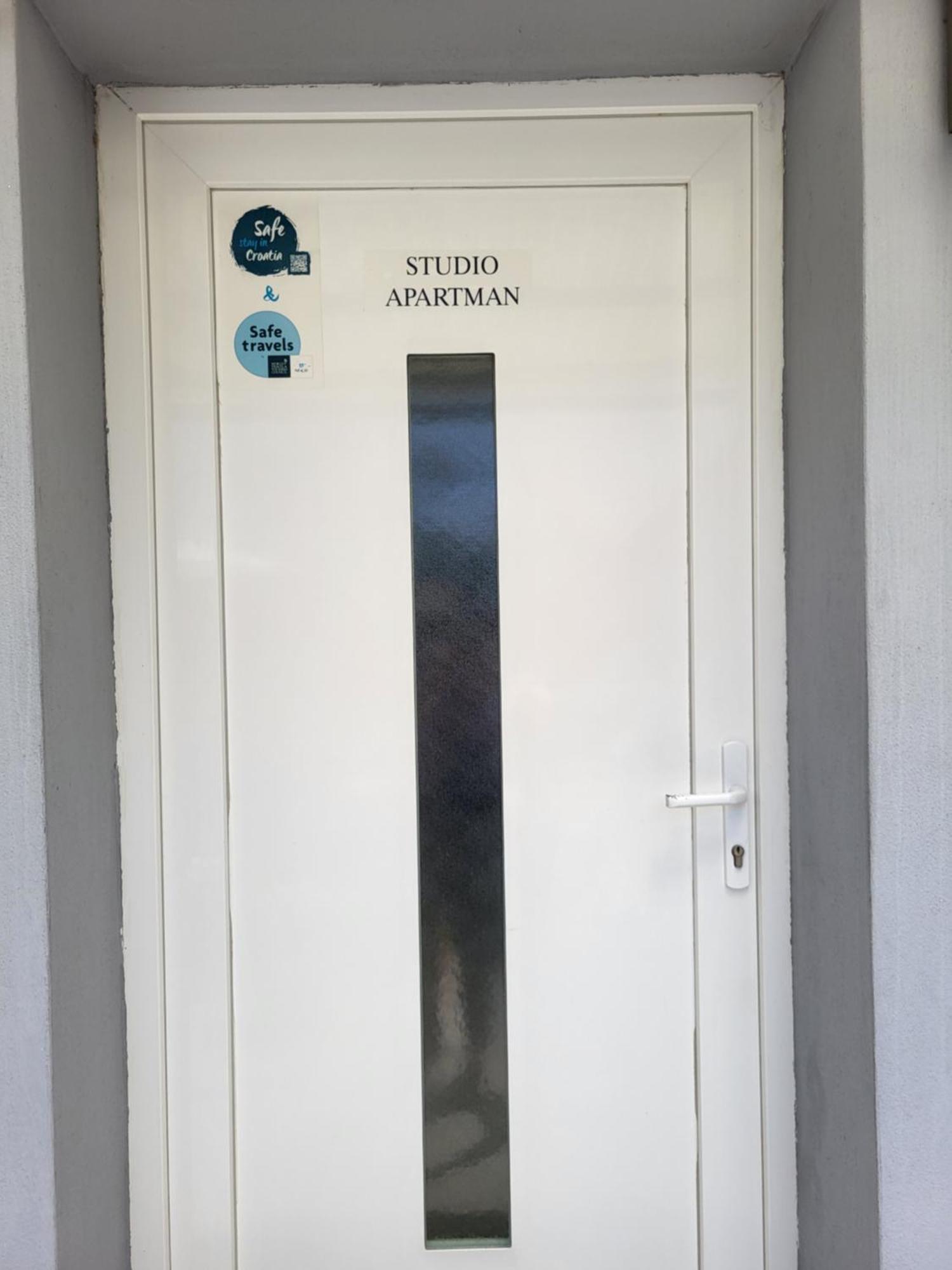 Studio Apartment City With Free Parking Pula Exterior foto